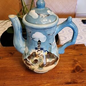 Young's Heartfelt Kitchen Creations Teapot.